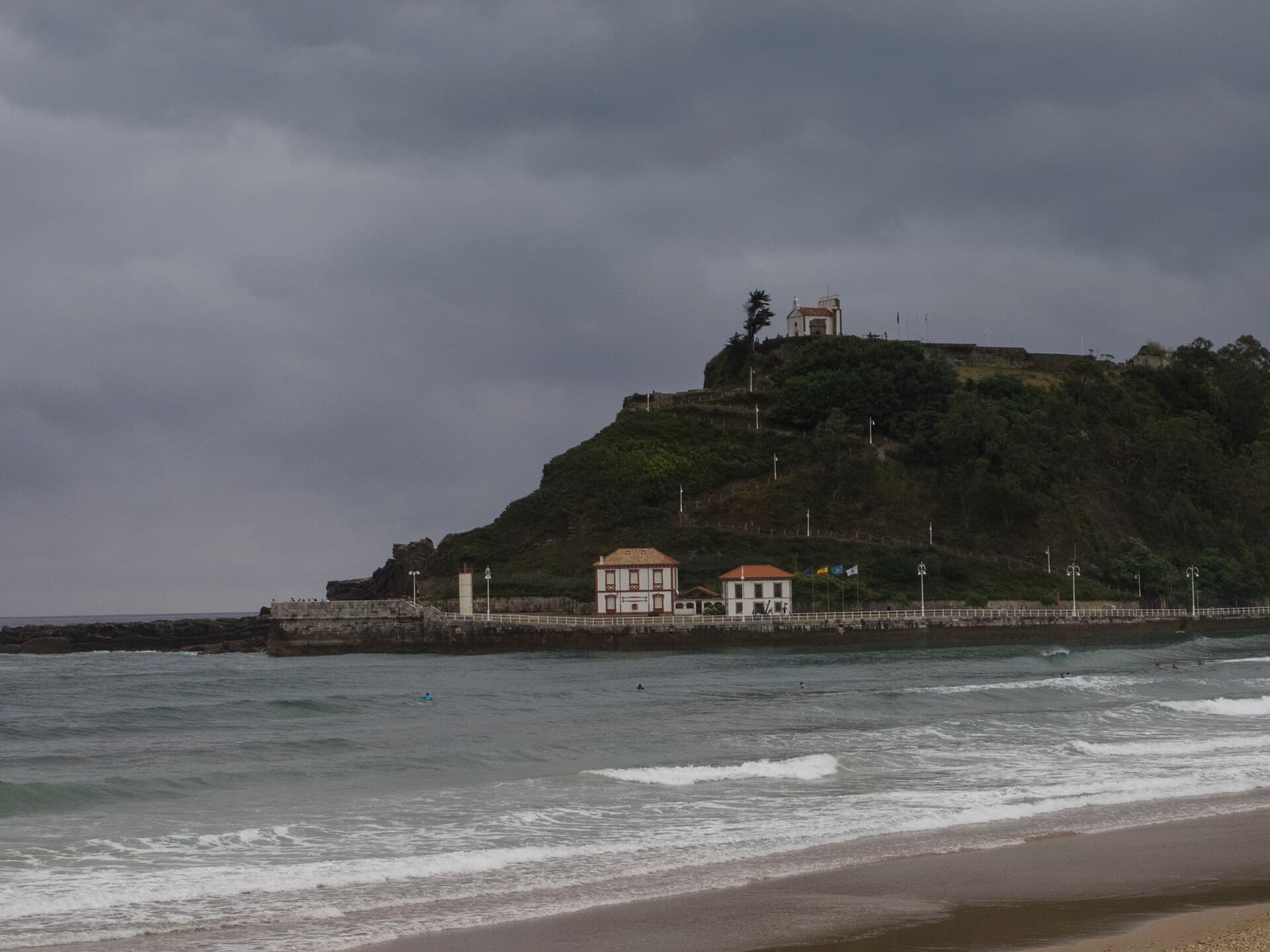 Ribadesella: historia y dinosaurios en una villa milenaria asturiana