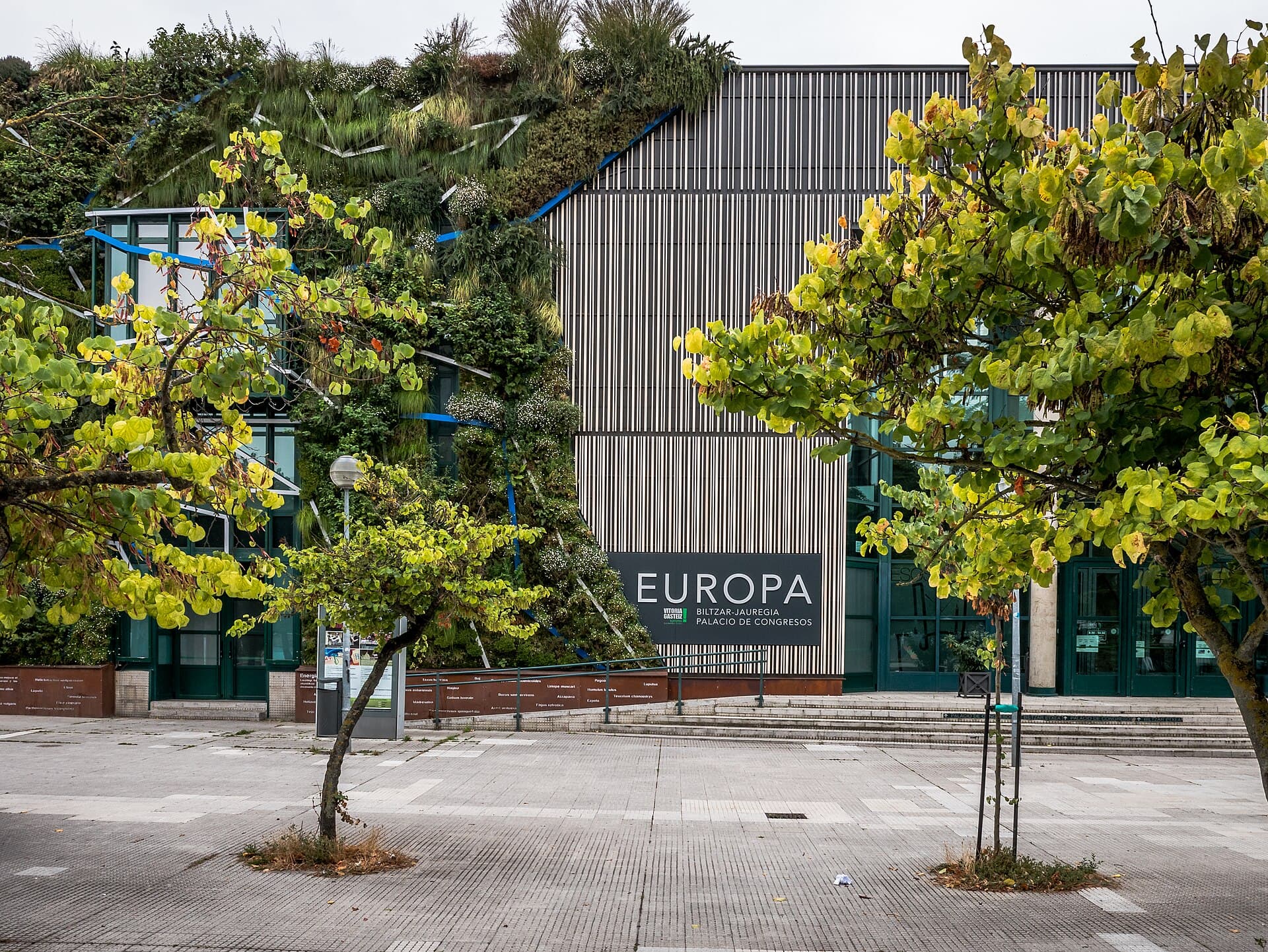 Vitoria-Gasteiz: A Guide to Tourist Attractions and Tips for Brazilians