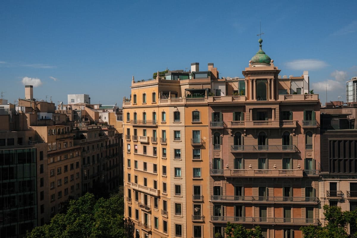 Bairros históricos de Barcelona: um guia para conhecer o passado