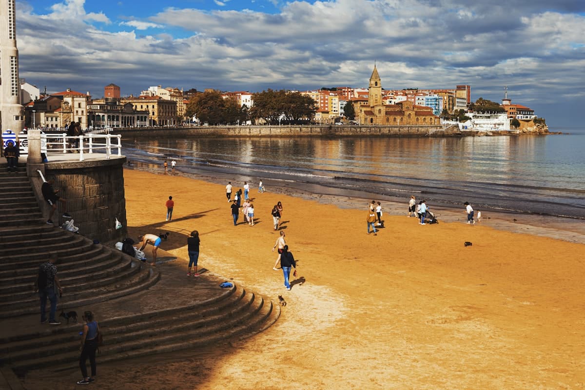 Gijón: melhores bairros para comer, passear e explorar