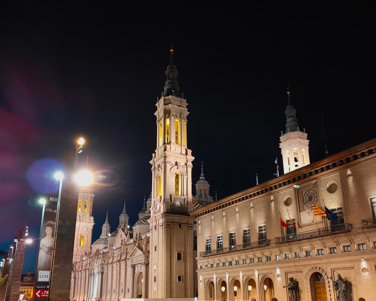 El monumento a Basilio Paraíso se somete a una restauración en Zaragoza
