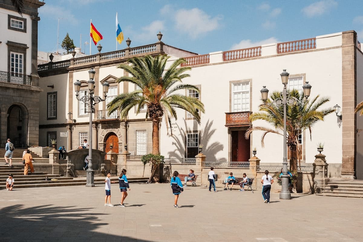 Visado de búsqueda de empleo en España: qué existe de verdad